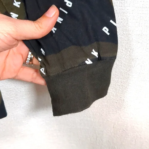 Victoria Secret PINK Camo Long Sleeve T Shirt W/ Pocket Size Small EUC - Picture 5 of 11